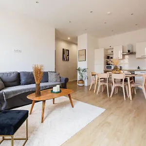 15 Minutes Du Vieux Port, Confort Et Espace Au Calme Du Palais Longchamp Apartamento